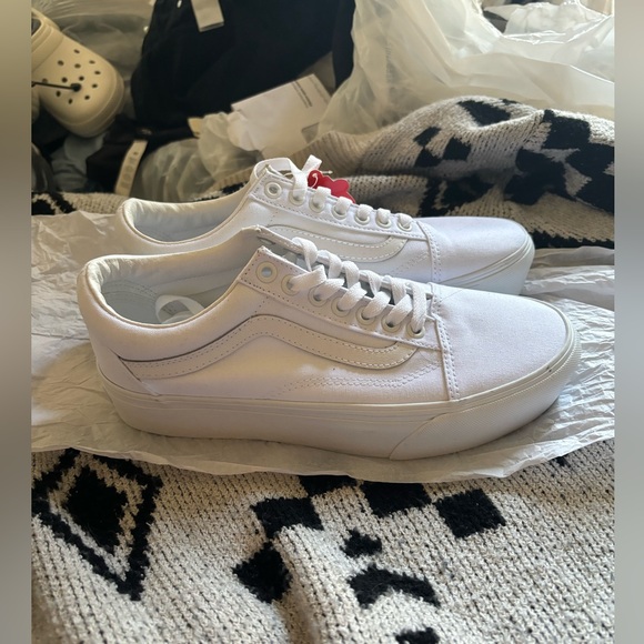 crocs™ classic lined clog and vans® white old skool - Picture 3 of 14